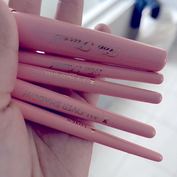 Too faced brush set - Picture 3 of 3
